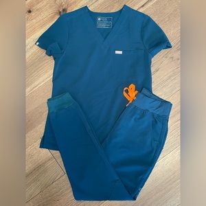 Figs Set, Deep Reef high waisted Zamora joggers 2.0 and Catarina one pocket top